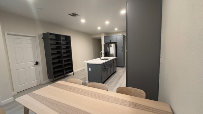 Building Photo - 39391 Tiburon Dr