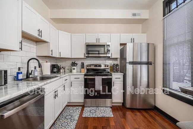Building Photo - 2518 Woolworth Ave