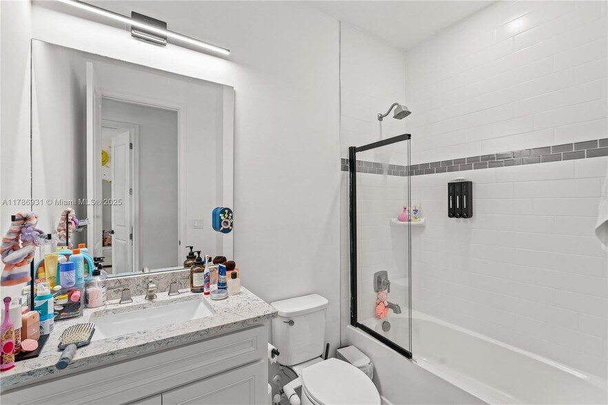 Building Photo - 4461 Waterside Dr
