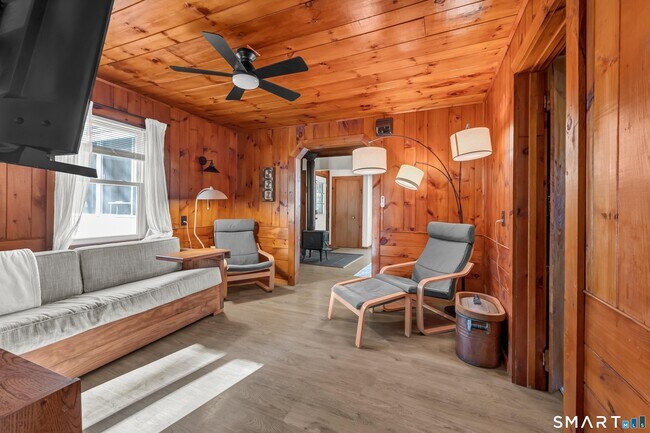 Building Photo - 12 Park Rd