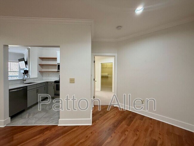 Building Photo - 9 Kenilworth Knl