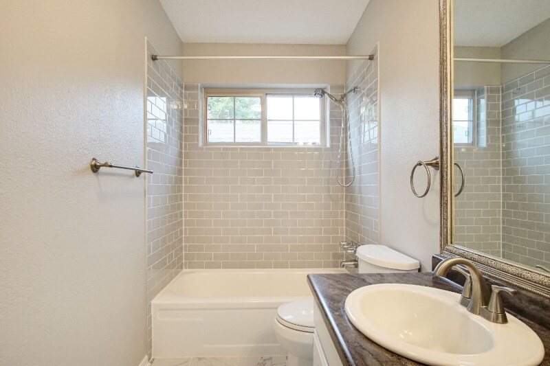 Building Photo - 501 Holly Hill Rd