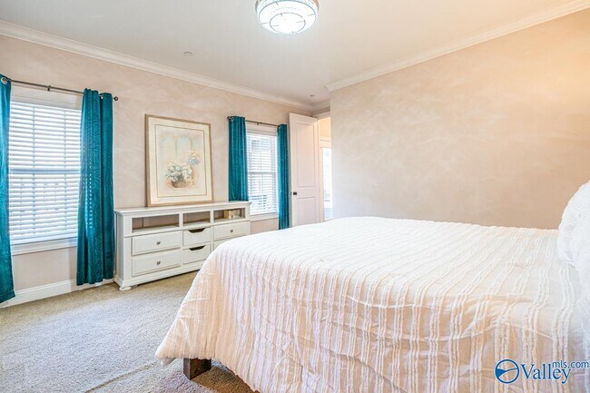 Building Photo - 111 Golden Rod Ln