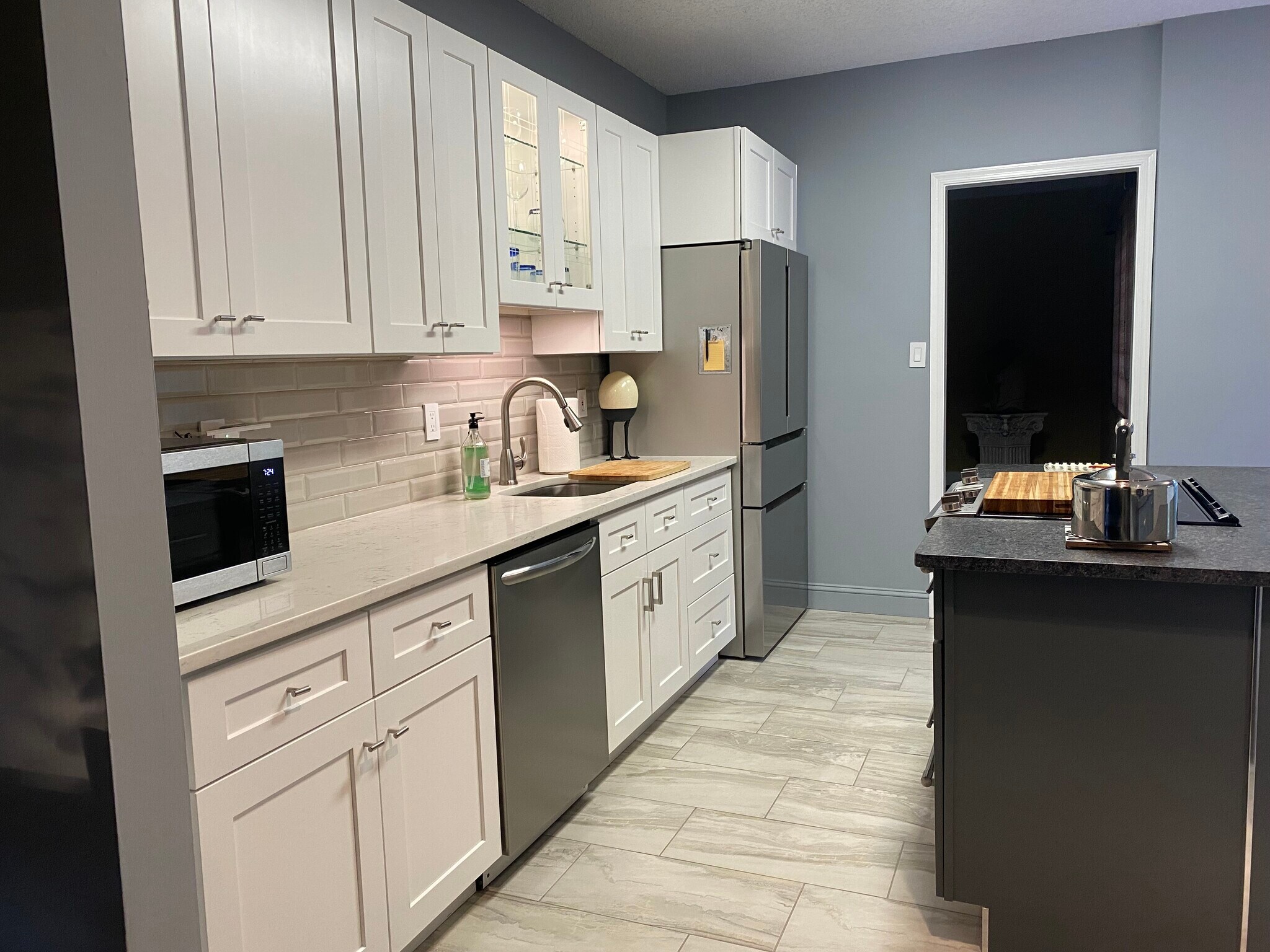 Building Photo - 425 Chanticleer