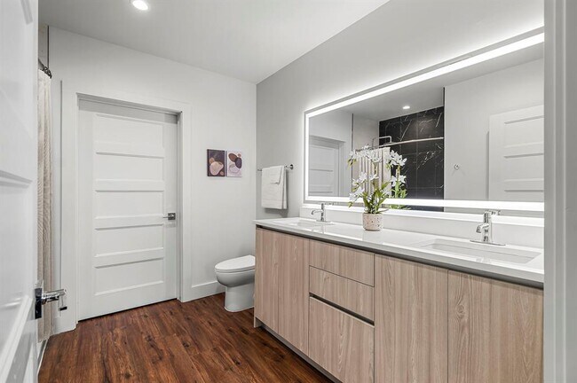 Building Photo - 5515 Humming Bird Ln