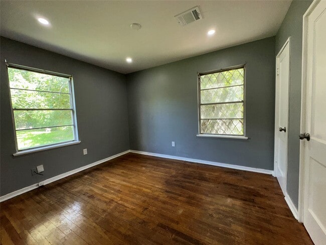 Building Photo - 8227 St Lo Rd