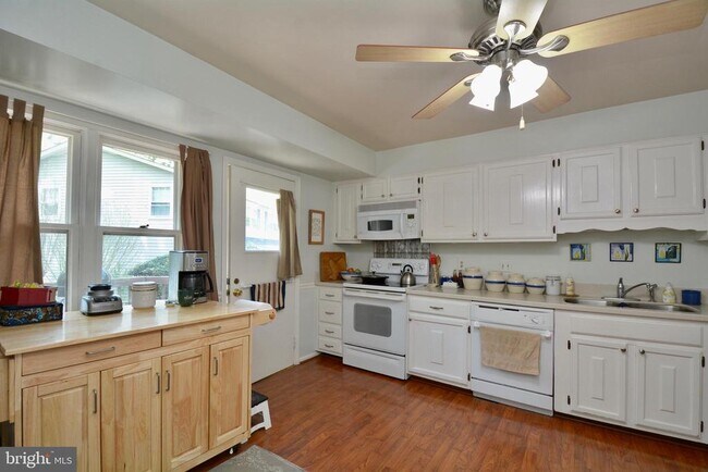 Building Photo - 7307 Fathom Ct