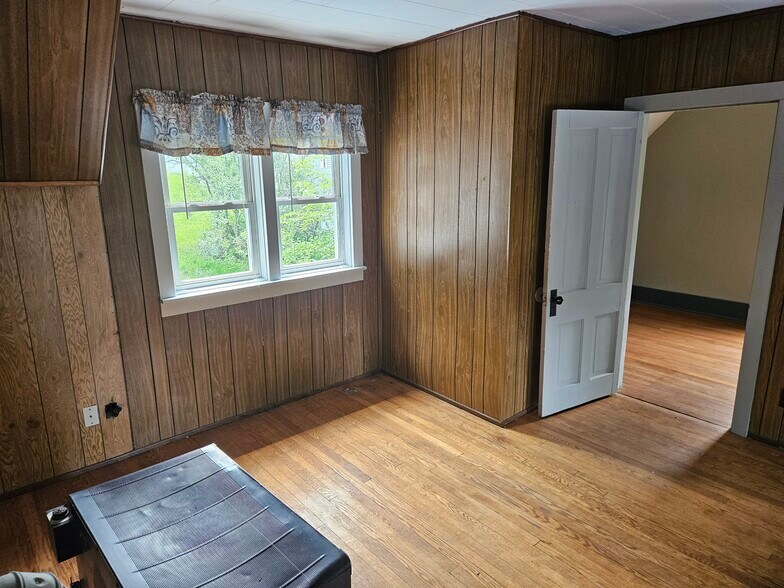 Living Room - 295 5th St