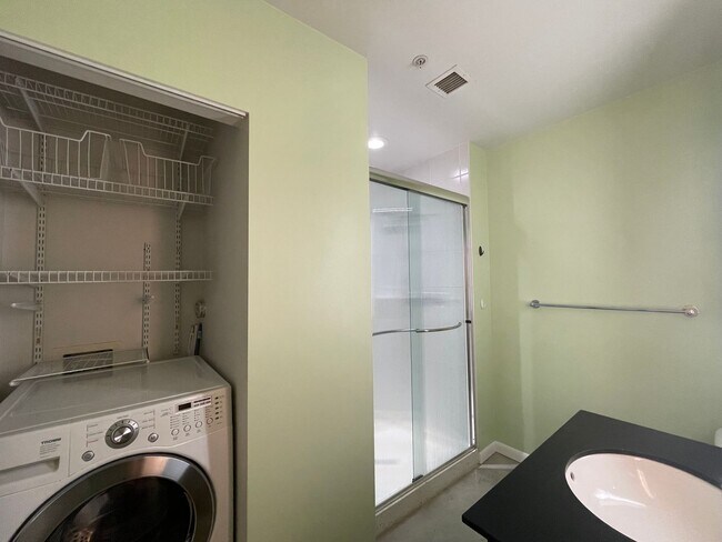 Building Photo - Industrial Highrise Available in the Stree...