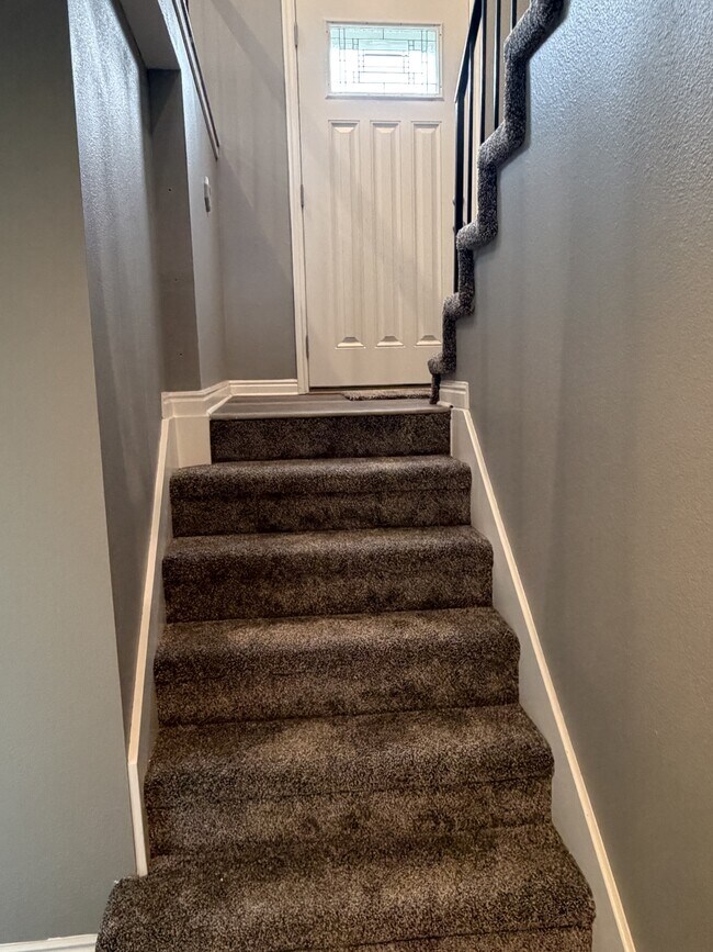 Building Photo - 3212 Hollyhock Hill