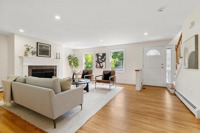 Primary Photo - 29 Cottage St