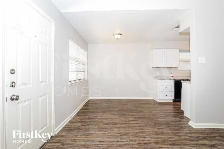 Building Photo - 5019 Monteith Dr
