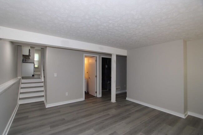 Building Photo - Stunning Remodeled 4 Bed 2 Bath Home