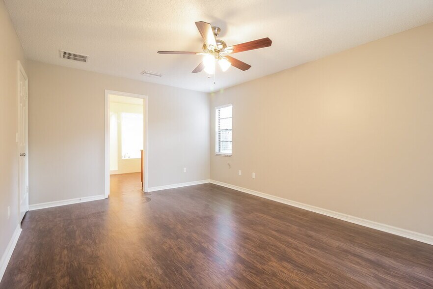 Building Photo - 1185 Newton Ct