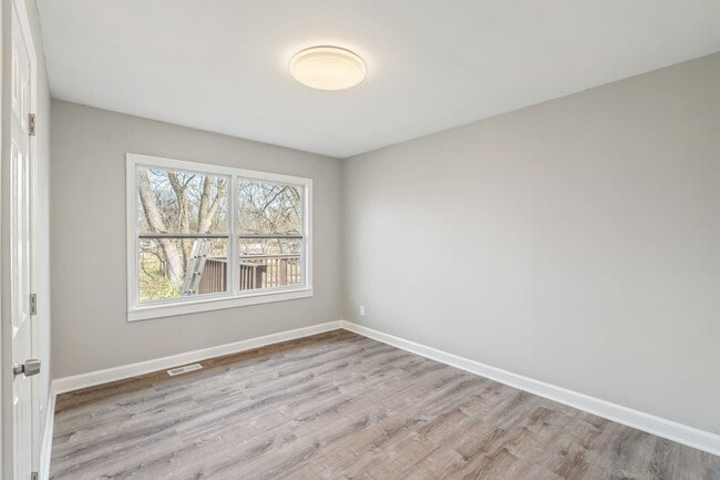 Building Photo - 3658 Tarbett Rd