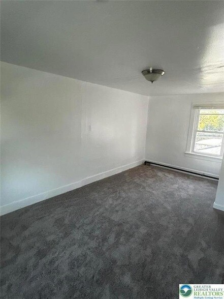 Building Photo - 431 4th Ave