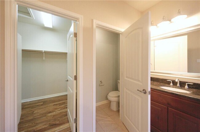 Building Photo - 1909 Manada Trail