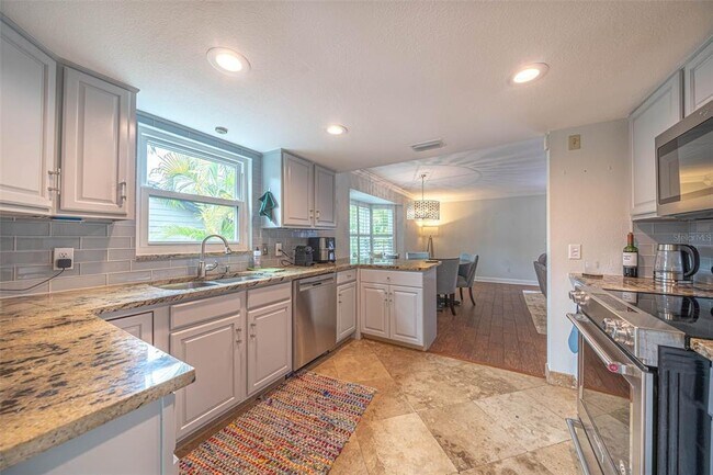Building Photo - 4907 W Dryad St