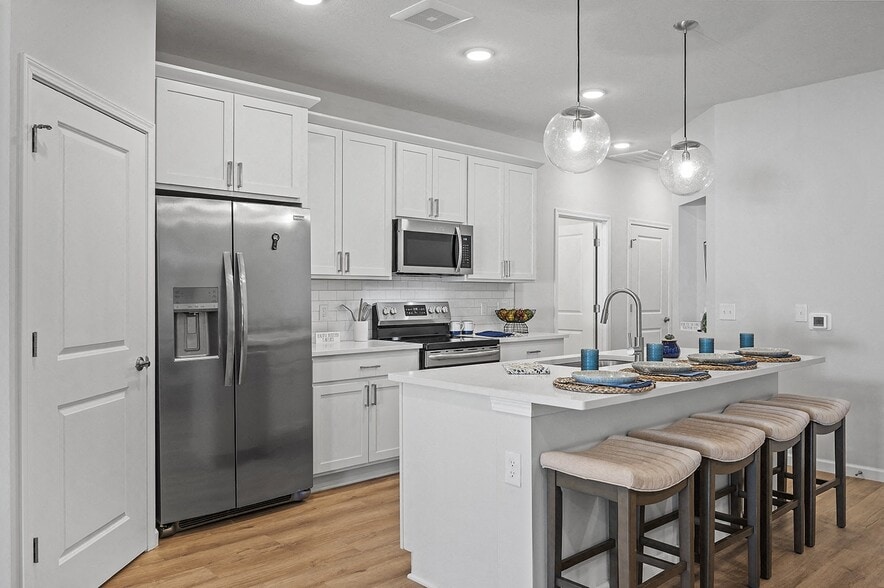 Primary Photo - Village at Hinckley Oaks