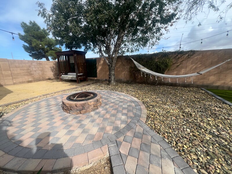 Building Photo - 17372 W Navajo St