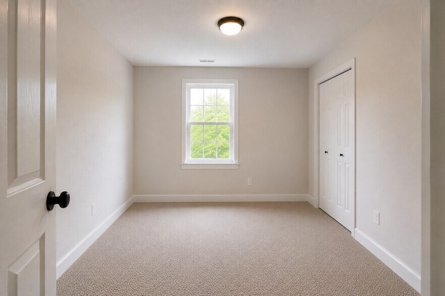 Building Photo - 2 Cobblestone Pl