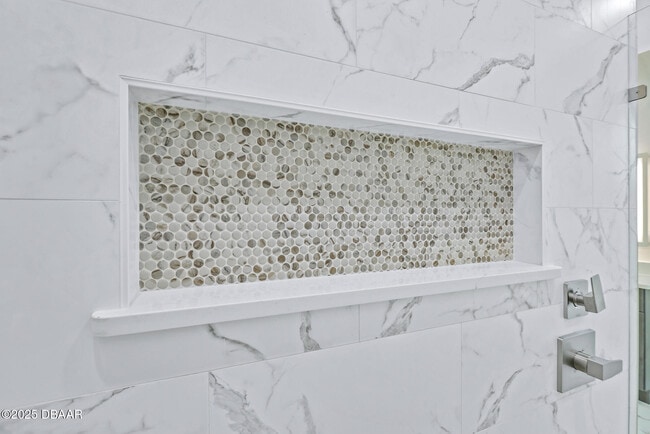 Building Photo - 2894 Hardy Ave