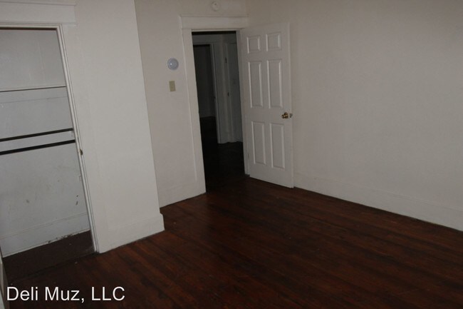 Building Photo - 1429 Judson St