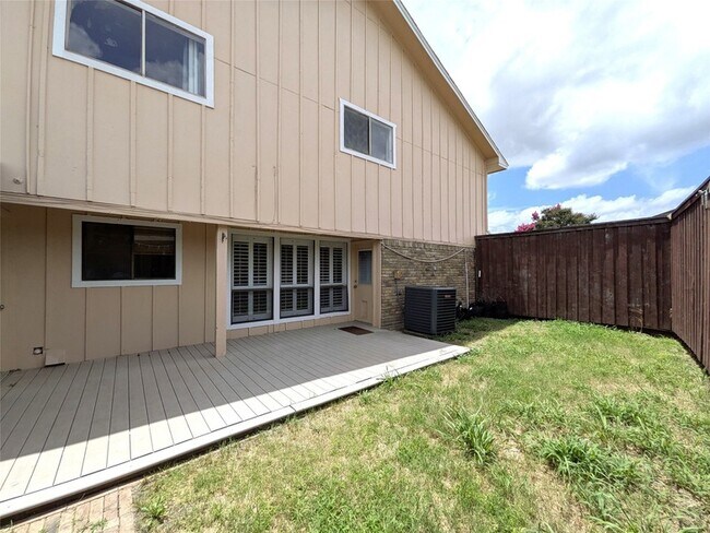 Building Photo - 3302 Townbluff Pl