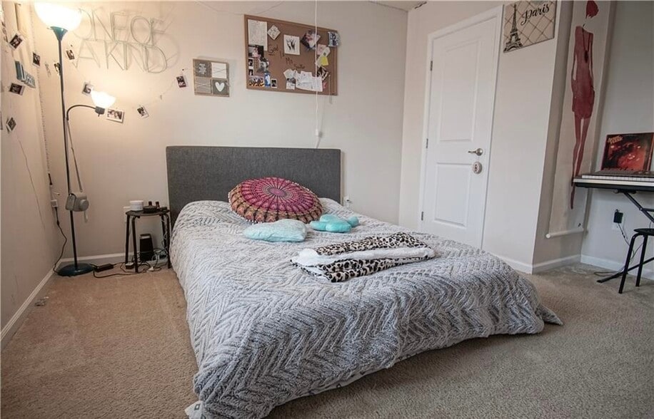 Building Photo - 13420 Harbor Dr