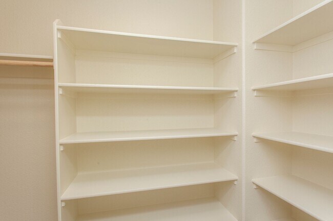 Building Photo - 8981 Quail Fls Dr