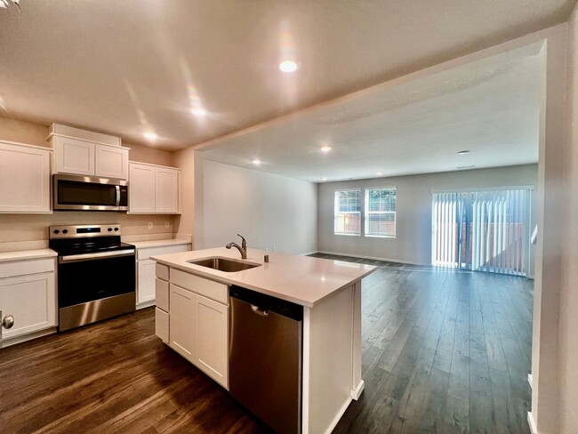 Building Photo - Free rent offered Beautiful New Smart Home...