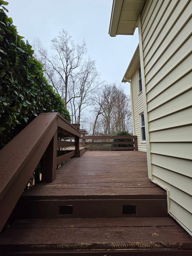 Building Photo - Gorgeous Home in Great Neighborhood