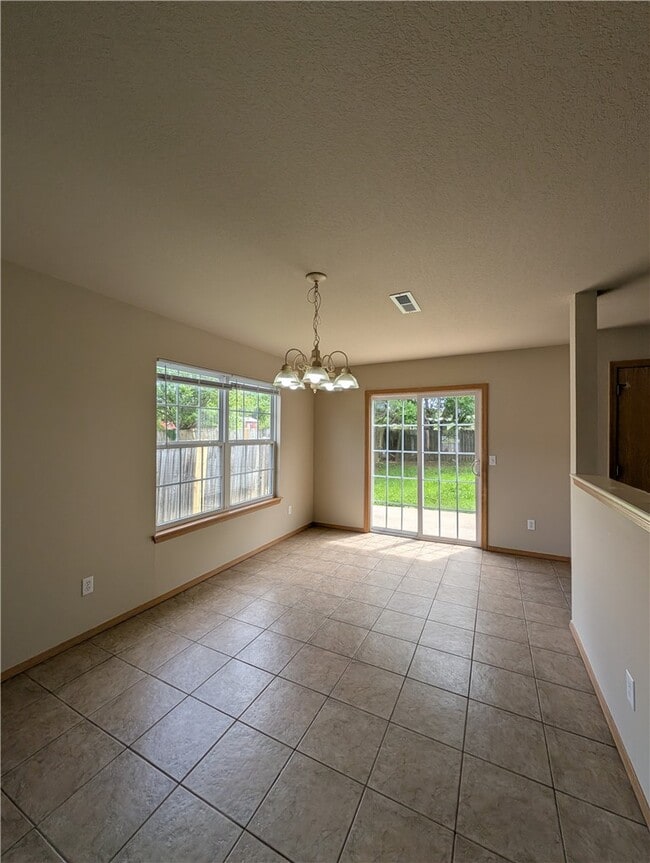 Building Photo - 605 Cedarbrook Ct