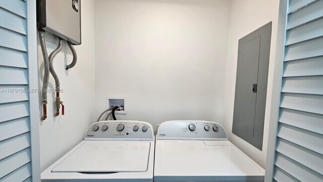 Building Photo - 1941 NW 32nd St