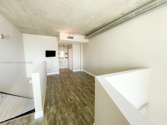 Building Photo - 690 SW 1st Ct