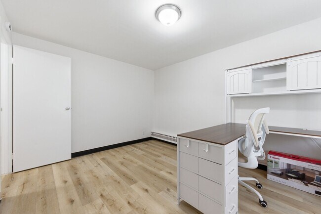 Building Photo - 298 Lumar Dr