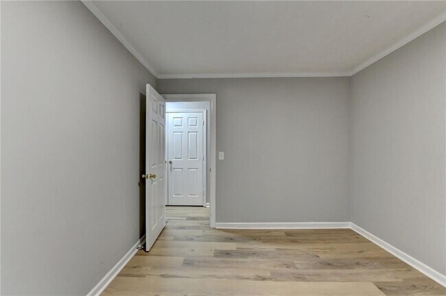 Building Photo - 3876 Meadow Creek Dr