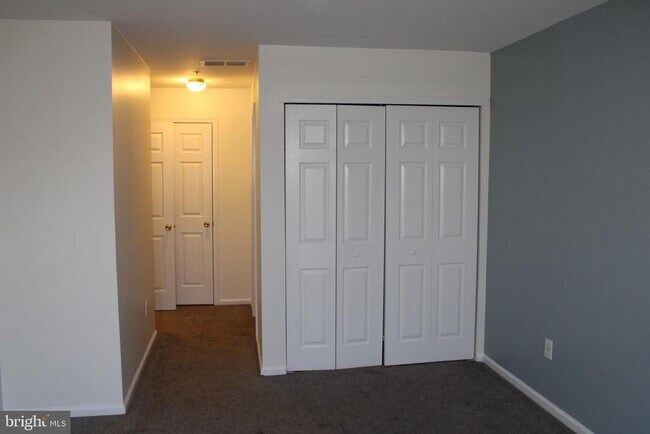 Building Photo - 2602 Beacon Hill Dr