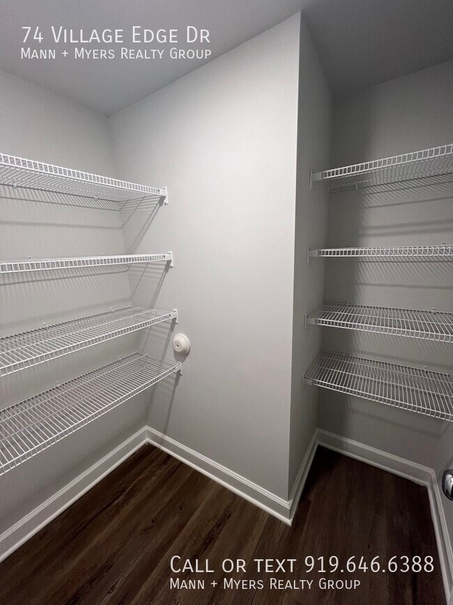 Building Photo - 74 Village Edge Dr