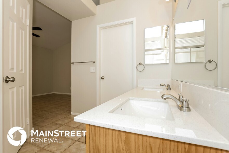 Building Photo - 6445 Winding Ridge