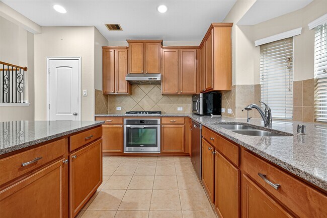 Building Photo - 11002 Kirker Ln