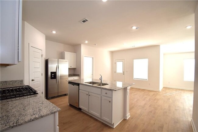 Building Photo - 3071 Laredo Ln