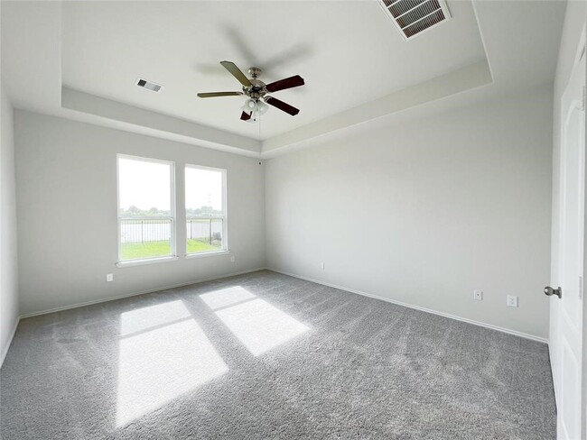 Building Photo - 15502 Islandview Ln