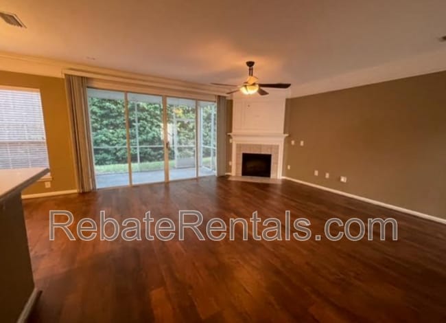 Building Photo - 11043 Castlemain Cir E