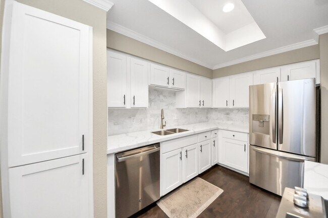 Building Photo - 1112 Bering Dr