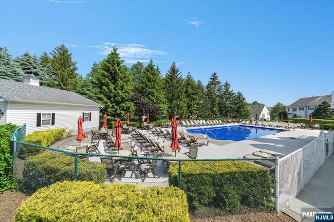 Building Photo - 535 Coventry Dr