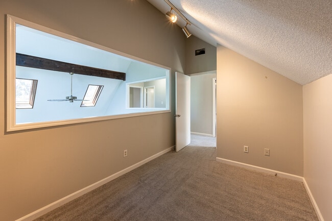 Building Photo - 3821 Forest Creek Way