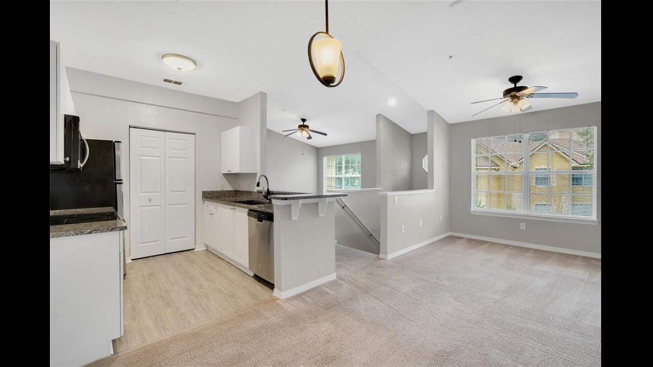 Building Photo - 864 Grand Regency Pointe