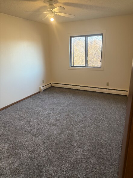 Building Photo - 729 Oakdale Ave