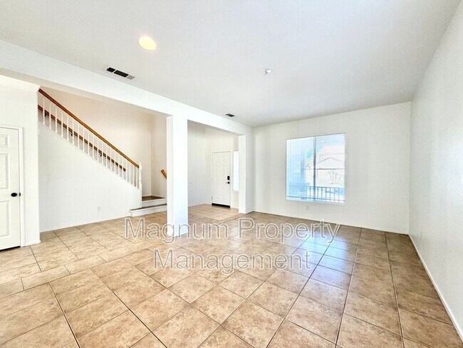 Building Photo - 8182 Bon View Dr